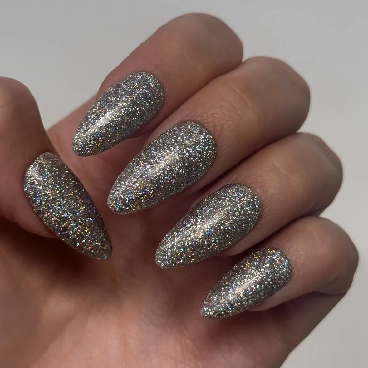 P+ Glitter That Never Sleeps, Glitter Gel Polish 10 ml